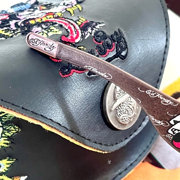 EUC Ed Hardy Sunglasses - Picture 6 of 9